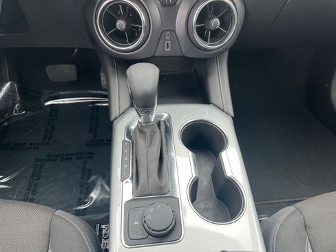 Used 2025 Chevrolet Blazer LT image 36