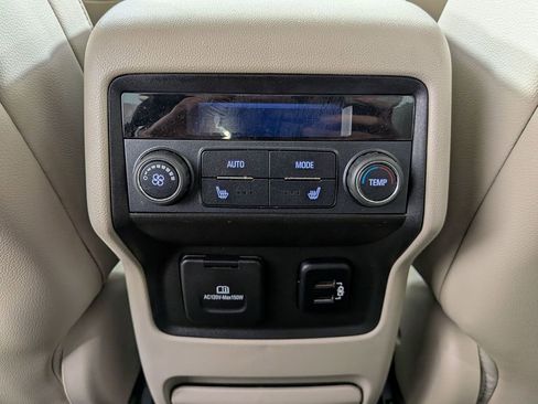 Used 2017 GMC Acadia Denali w/ Technology Package FWD image 24