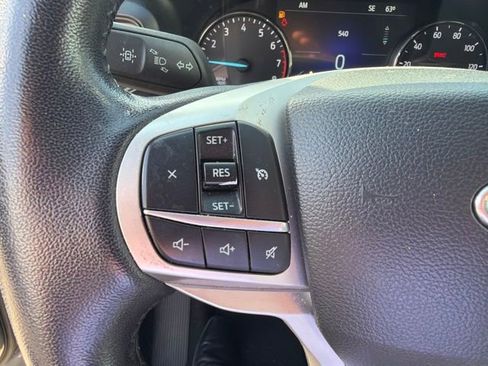 Used 2023 Ford Explorer XLT RWD image 14