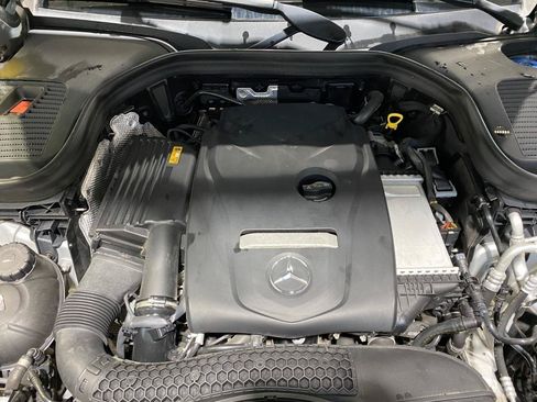 Used 2018 Mercedes-Benz GLC 300 4MATIC image 32