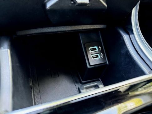 Used 2020 Ford Edge Titanium FWD image 30