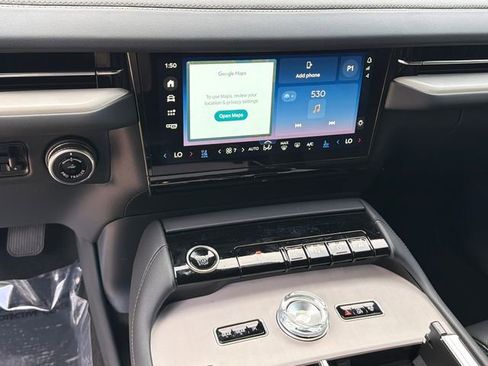 New 2026 Lincoln Navigator Reserve AWD/4WD image 32