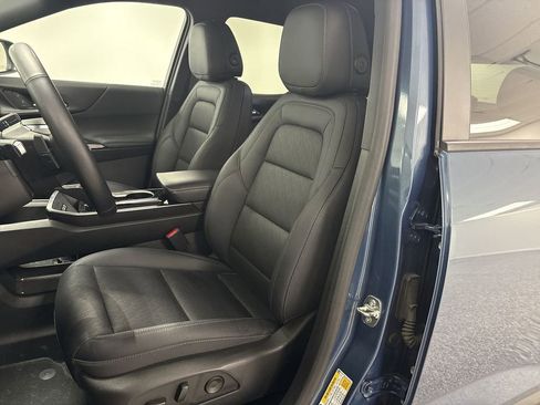 Used 2025 Chevrolet Equinox LT w/ Convenience Package II image 10