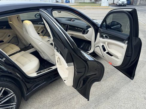 Used 2016 Porsche Panamera Turbo S image 17