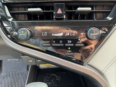 Used 2021 Toyota Camry XSE image 36