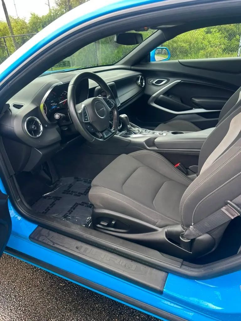 Used 2022 Chevrolet Camaro LT RWD image 8