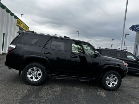 Used 2019 Toyota 4Runner SR5 Premium image 6