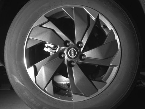 Used 2025 Nissan Rogue SV image 15