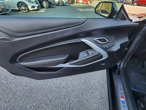 Used 2017 Chevrolet Camaro LT RWD image 10