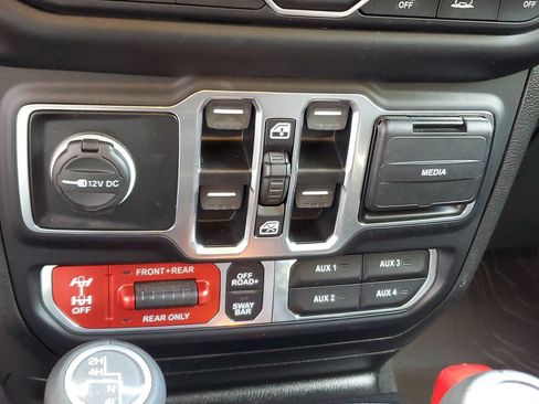 Used 2020 Jeep Gladiator Rubicon AWD/4WD image 22