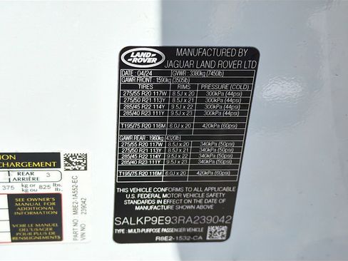 Used 2024 Land Rover Range Rover SE image 45