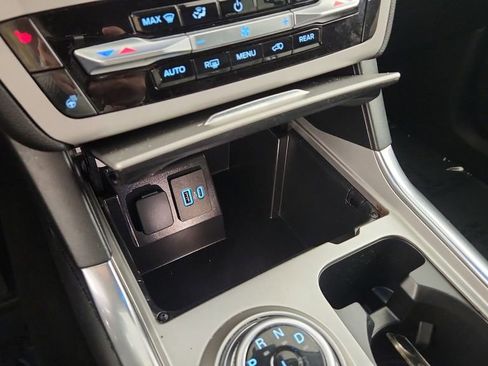 Used 2023 Ford Explorer XLT w/ Equipment Group 202A AWD/4WD image 18