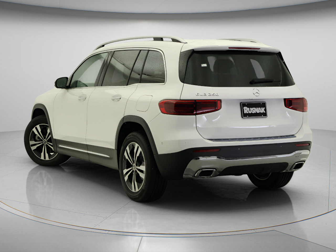 New 2026 Mercedes-Benz GLB 250 image 2