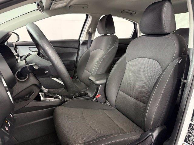 Used 2022 Kia Forte LXS w/ LXS Technology Package FWD image 10