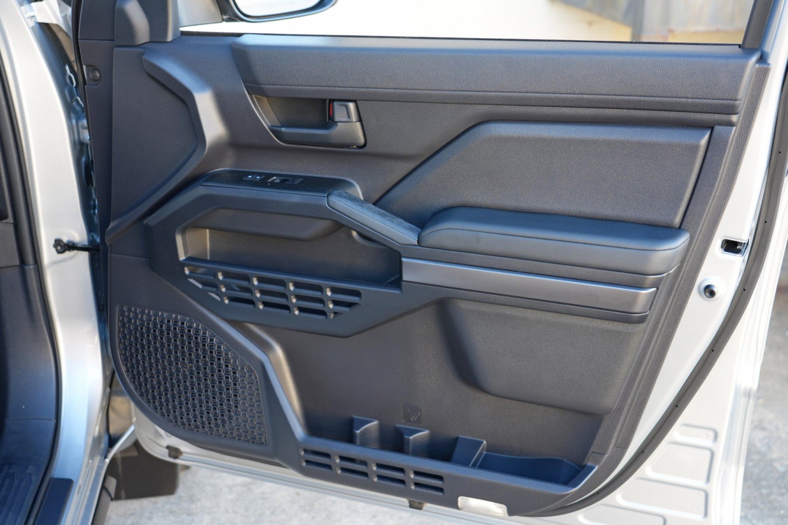 Used 2025 Toyota 4Runner SR5 RWD image 43