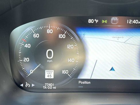 Used 2019 Volvo XC60 T5 Momentum w/ Multimedia Package AWD/4WD image 18