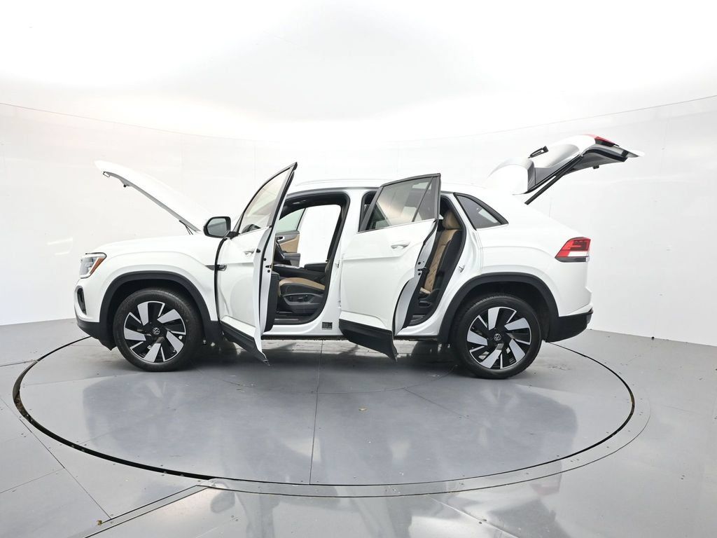 Used 2024 Volkswagen Atlas Cross Sport SE AWD/4WD image 36