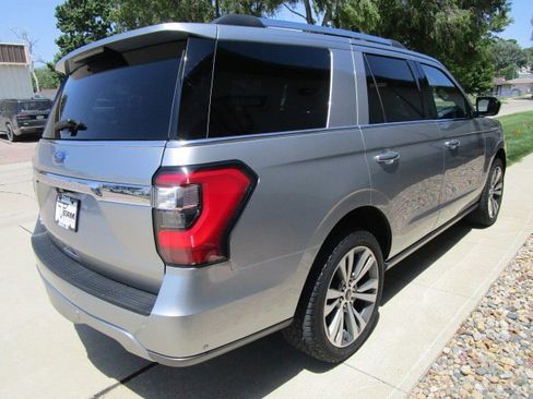 Used 2021 Ford Expedition Limited image 7