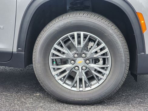 New 2025 Chevrolet Traverse LT w/ Driver Confidence Package image 6