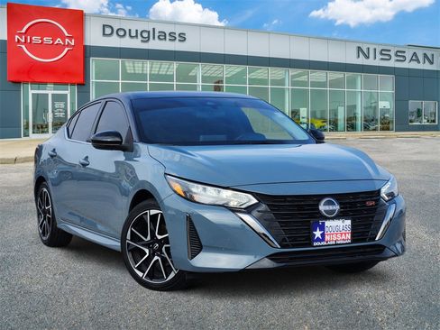 Used 2025 Nissan Sentra SR image 1