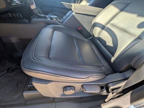 New 2025 Ford Bronco Badlands image 4