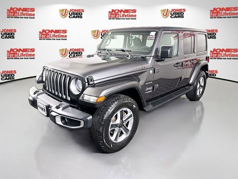 Used 2022 Jeep Wrangler Unlimited Sahara w/ Cold Weather Group AWD/4WD image 14