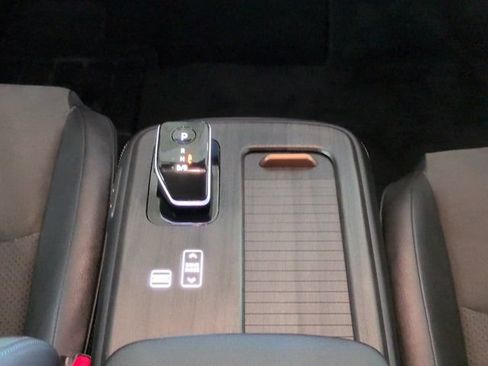 Used 2024 Nissan Ariya FWD image 18