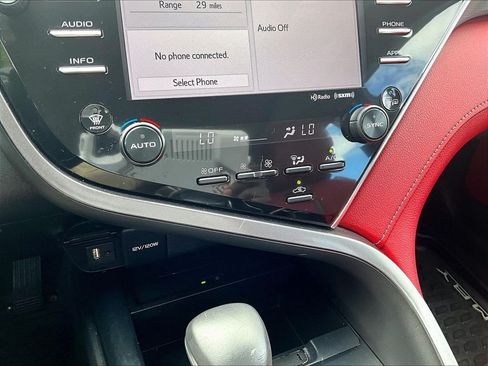 Used 2018 Toyota Camry XSE FWD image 26