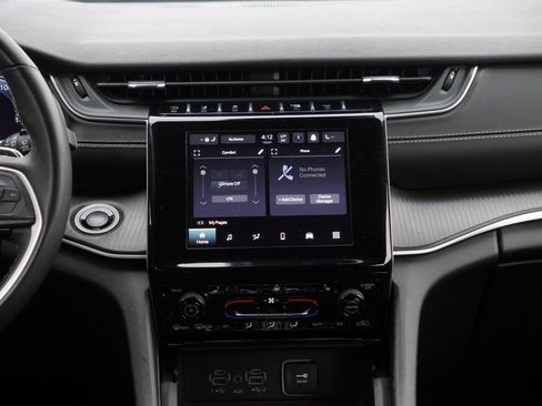 Used 2023 Jeep Grand Cherokee L Laredo image 21