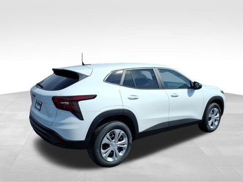 New 2026 Chevrolet Trax LS FWD image 3