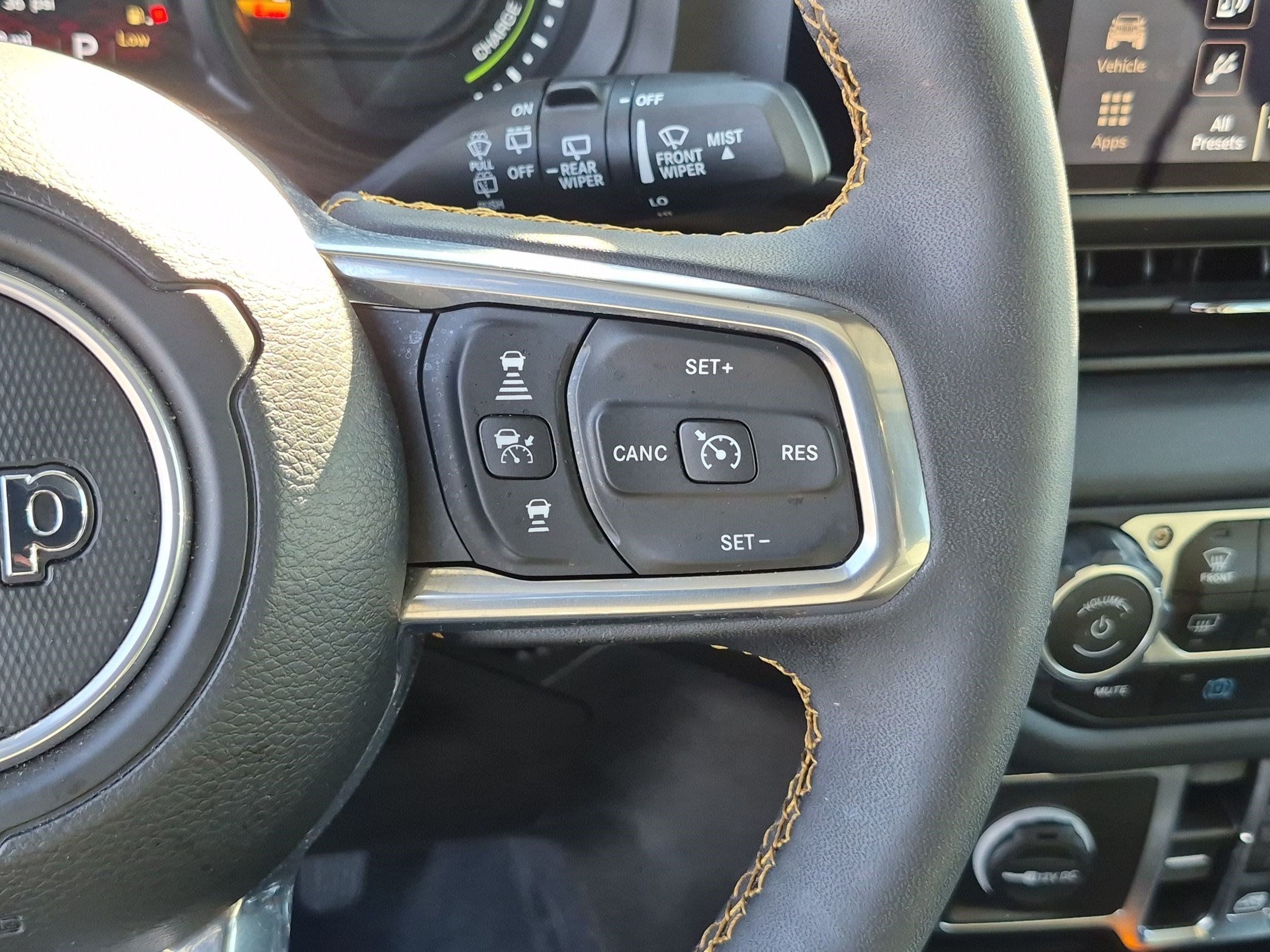 Used 2024 Jeep Wrangler Unlimited Sahara AWD/4WD image 20