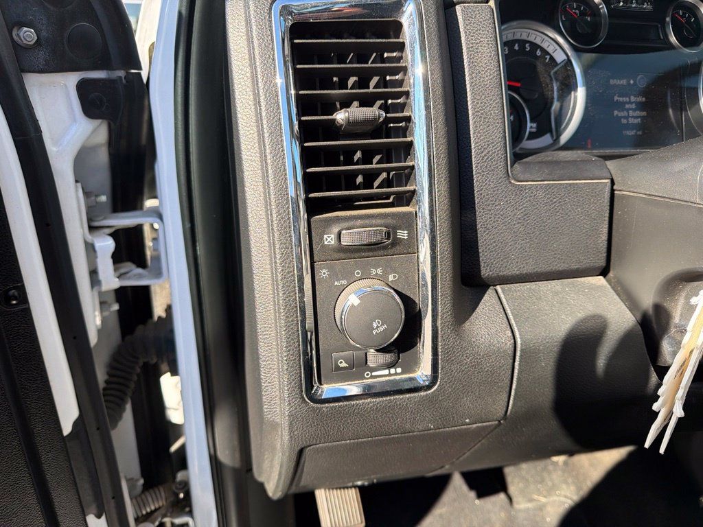 Used 2015 RAM 1500 Laramie w/ Convenience Group AWD/4WD image 14