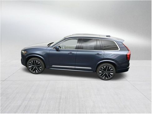 New 2026 Volvo XC90 T8 Ultra w/ Protection Package Premier AWD/4WD image 14