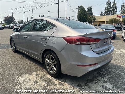 Used 2017 Hyundai Elantra SE FWD image 5
