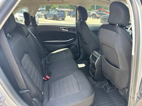 Used 2018 Ford Edge SEL w/ Ford Safe & Smart Package FWD image 15