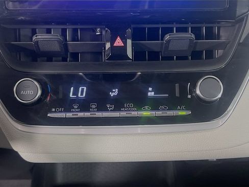 Used 2025 Toyota Corolla LE FWD image 23