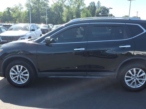 Used 2018 Nissan Rogue SV AWD/4WD image 9