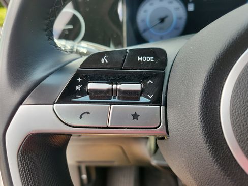 Used 2025 Hyundai Elantra SEL FWD image 16