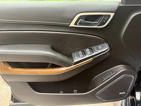 Used 2019 GMC Yukon XL Denali image 28