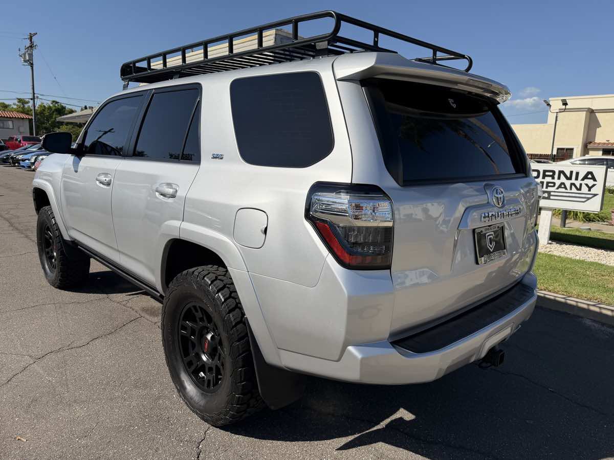 Used 2019 Toyota 4Runner SR5 Premium w/ Convenience Package AWD/4WD image 4