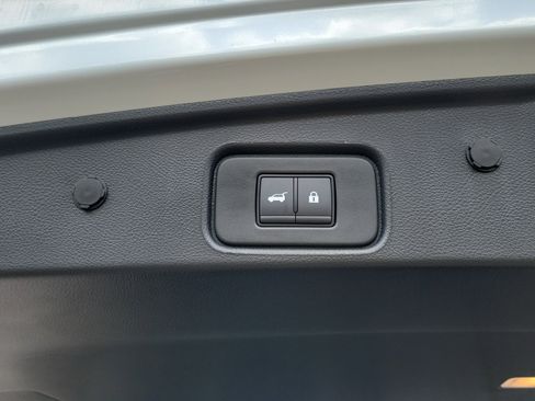 New 2026 Nissan Pathfinder Platinum FWD image 11