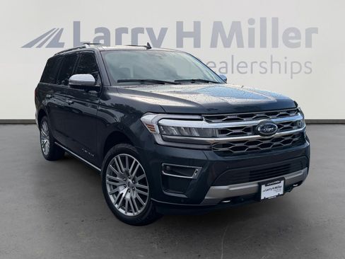Used 2023 Ford Expedition Platinum AWD/4WD image 7