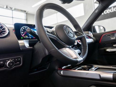 Used 2024 Mercedes-Benz GLB 250 w/ Exclusive Package image 7