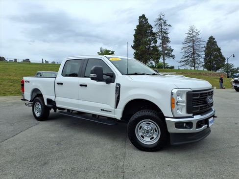 Used 2023 Ford F250 XL w/ 360-Degree Camera Package AWD/4WD image 3
