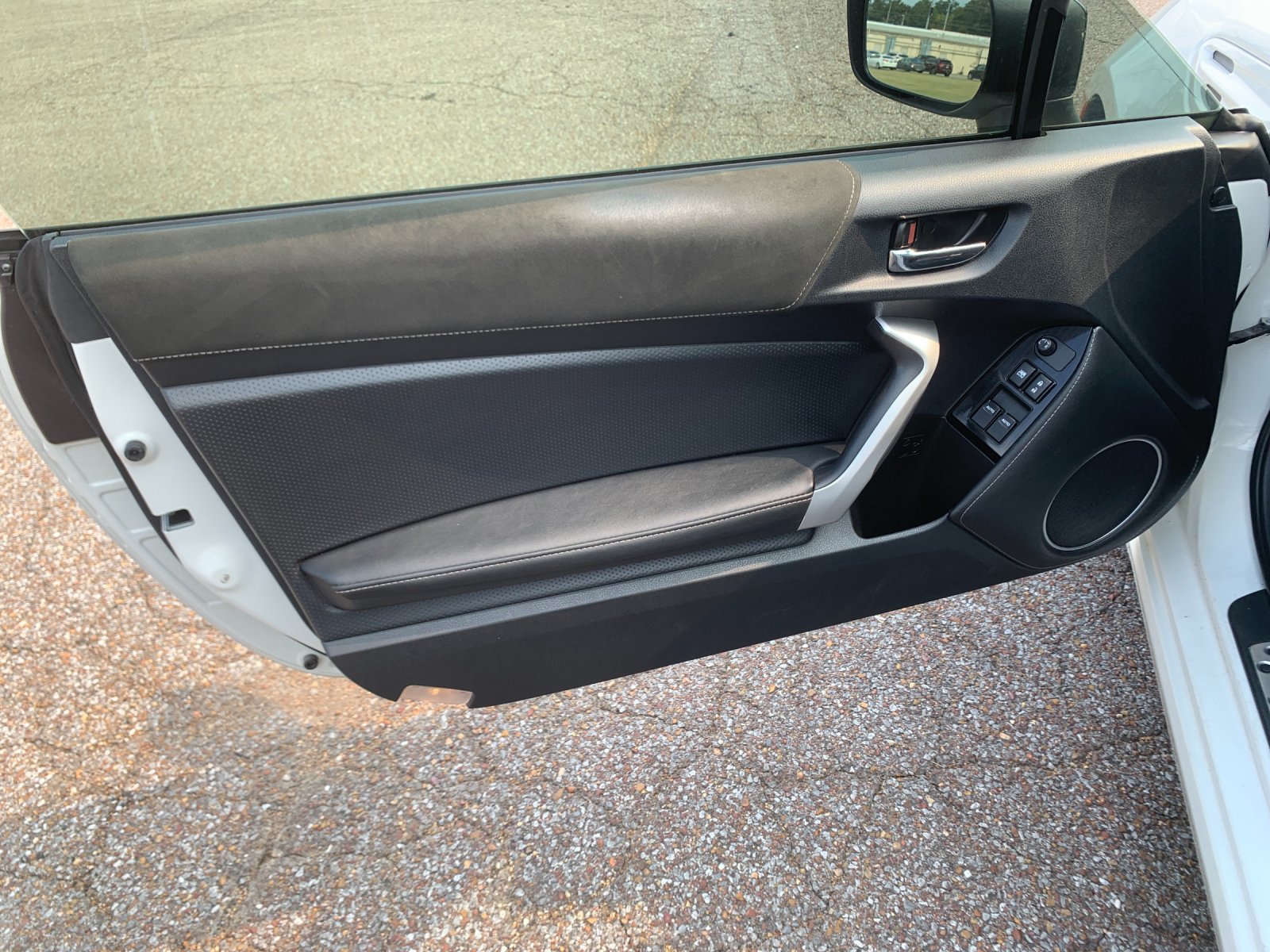 Used 2018 Toyota 86 RWD image 13