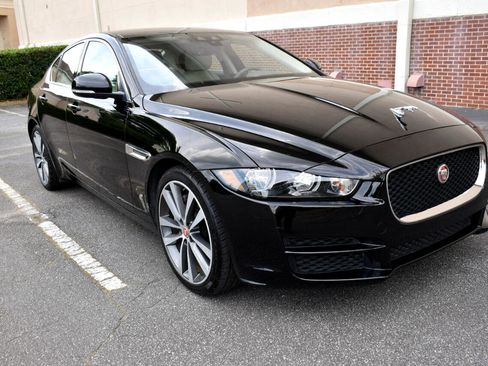 Used 2019 Jaguar XE Prestige image 5