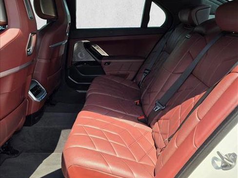 Used 2023 BMW 760i xDrive w/ Luxury Rear Seating Package AWD/4WD image 19