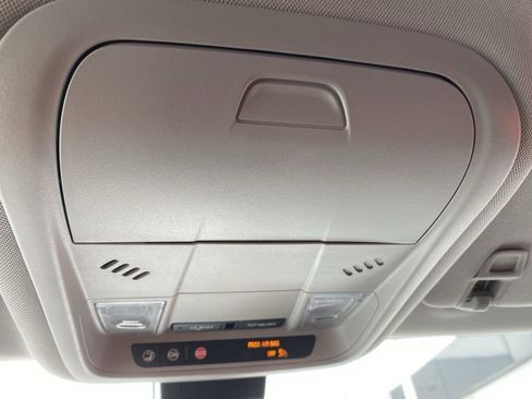 Used 2024 GMC Terrain SLE AWD/4WD image 20