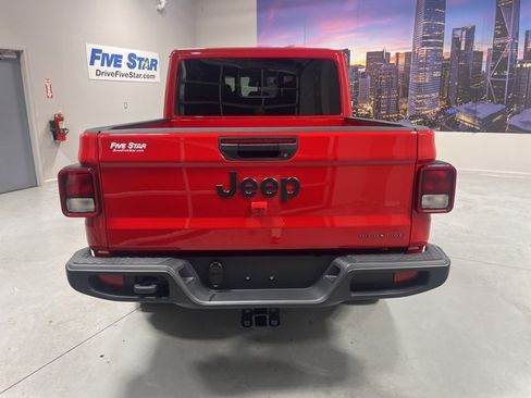 New 2025 Jeep Gladiator Sport image 27