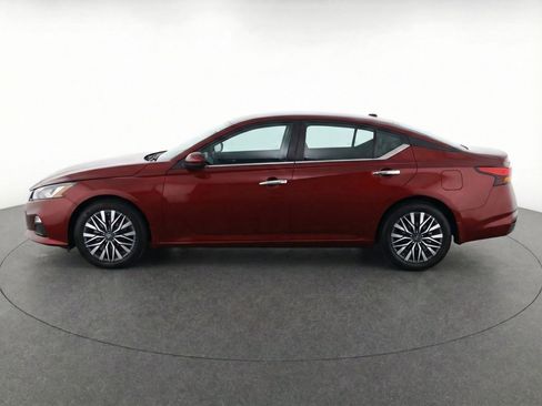 Used 2024 Nissan Altima 2.5 SV image 5